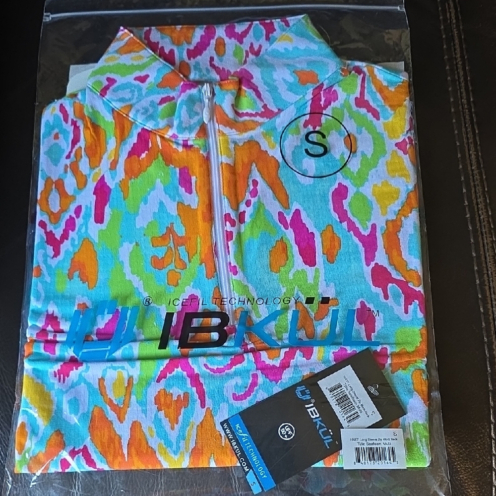 IBKUL Tillie Vibrant Patterned Long Sleeve, Mock Neck Quarter-Zip UPF 50+ Top